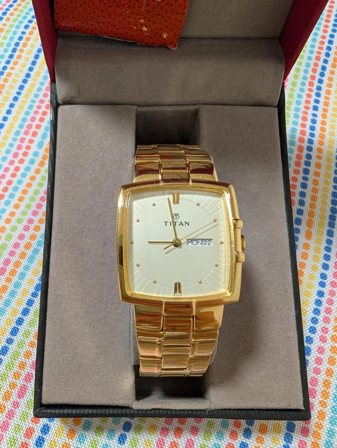 New Titan Gold Tone Men's Watch - photo 4