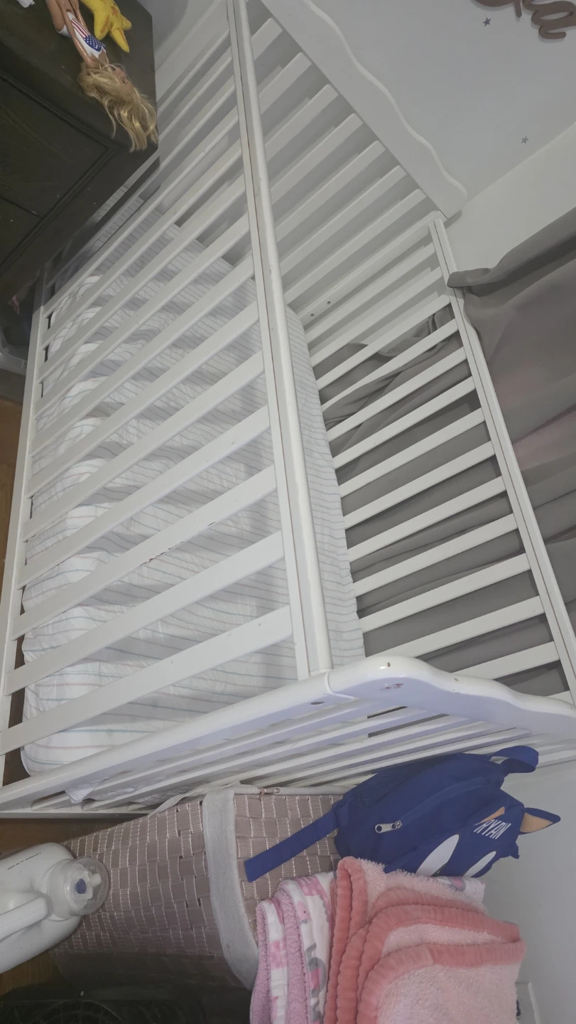 White Wooden Baby Crib with Mattress - photo 3