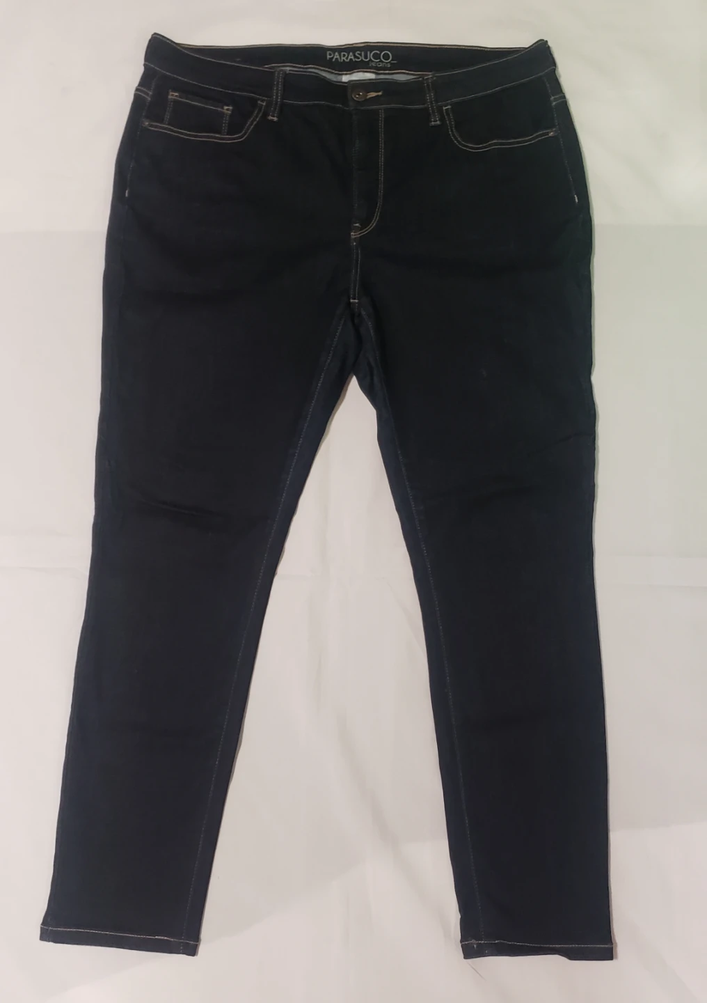 Brand new Women's Parasuco Straight Leg jeans