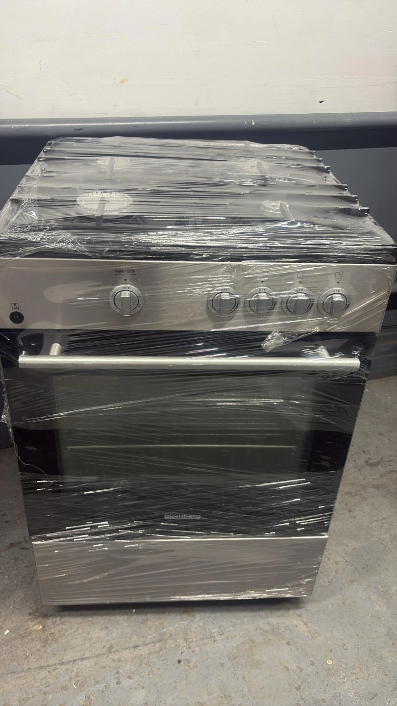 Blomberg 24in Stainless steel gas stove