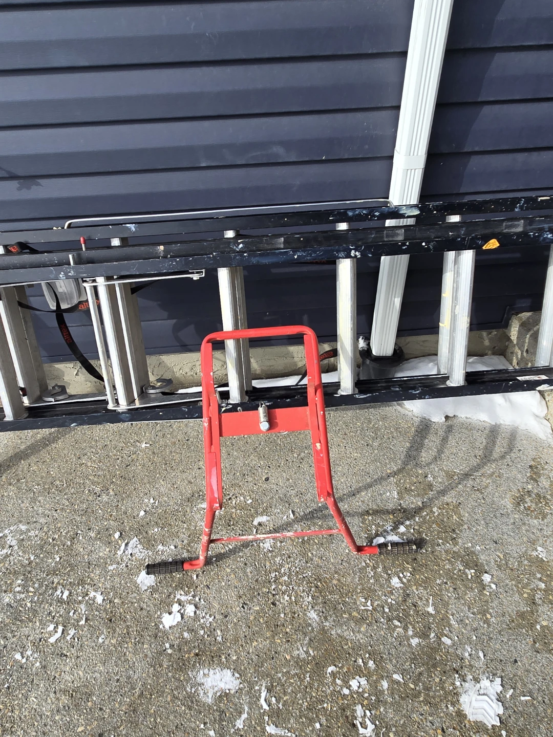 Aluminum Extension Ladder with standoff attachment - photo 3