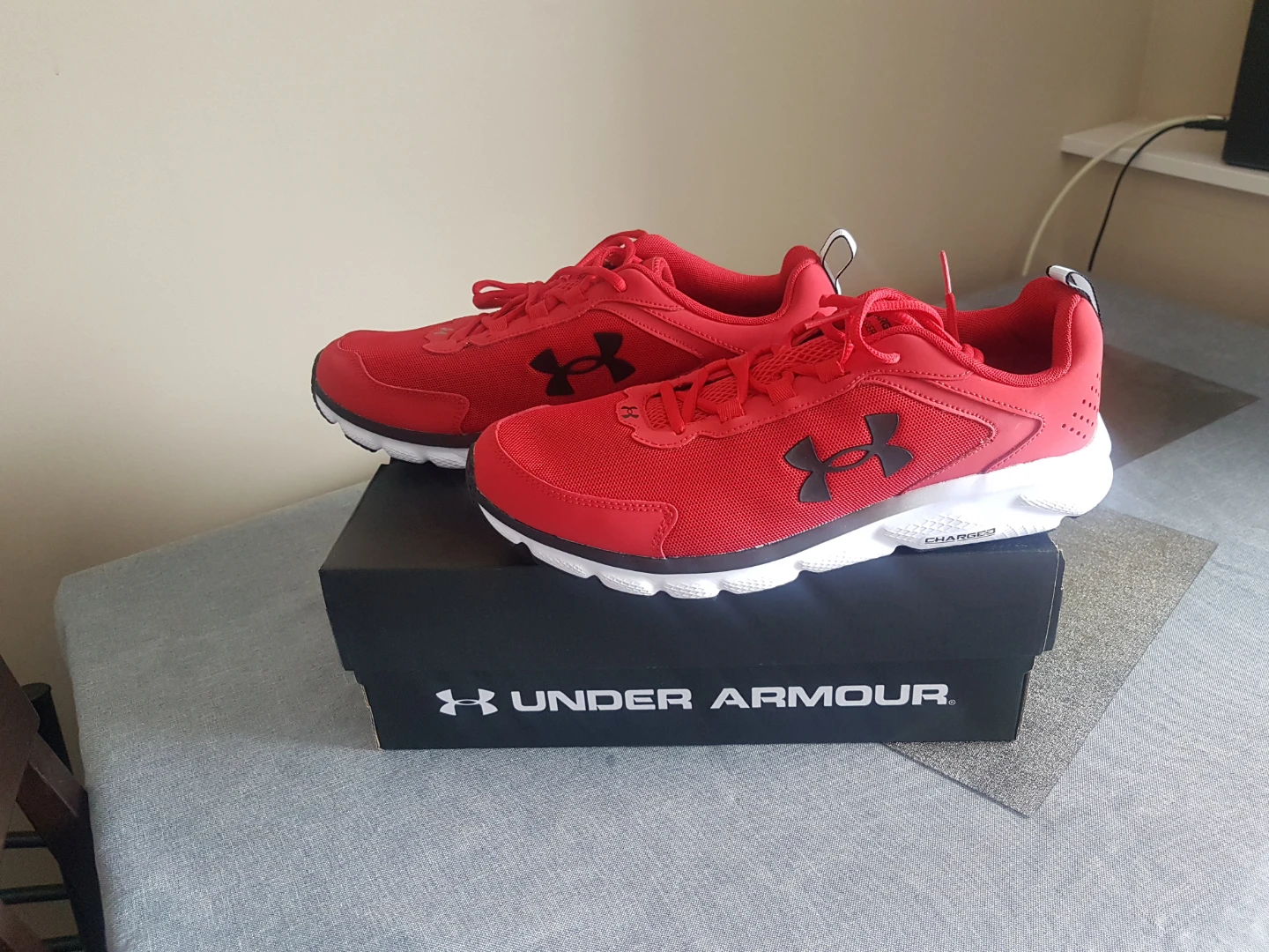 Under Armor sneaker