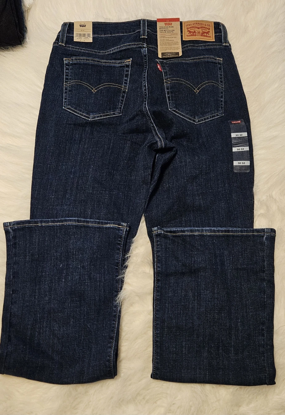 Levi's Women's 725 Bootcut Jeans Size 30x32 - photo 3