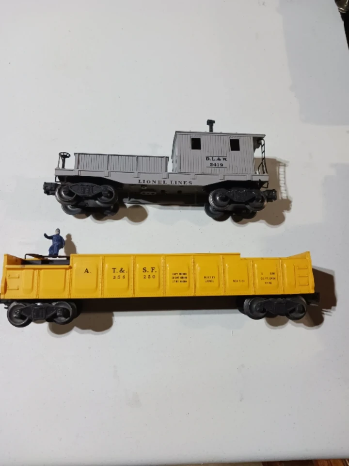 Lionel Lines D.L.&W. 2410 Train Car and Yellow Boxcar