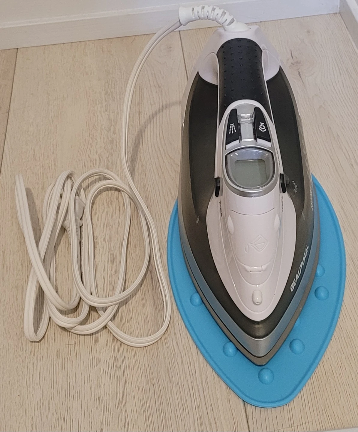 BEAUTURAL Steam Iron - photo 2