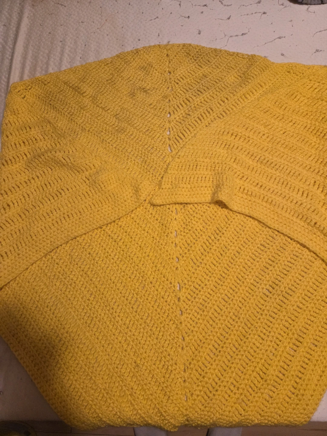 Yellow hand crocheted Shawl - photo 2