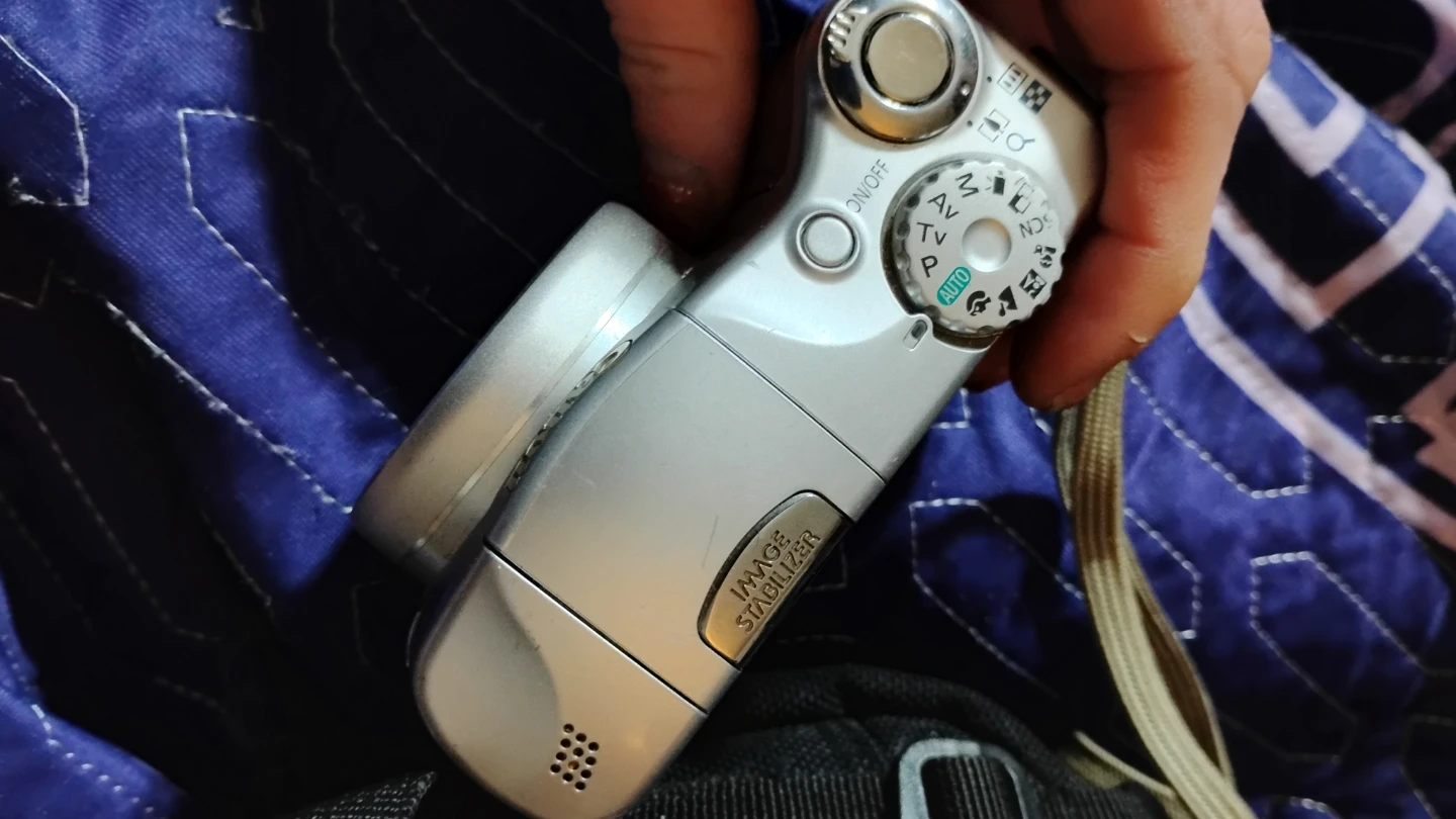 Canon PowerShot SX100 IS Digital Camera - photo 2