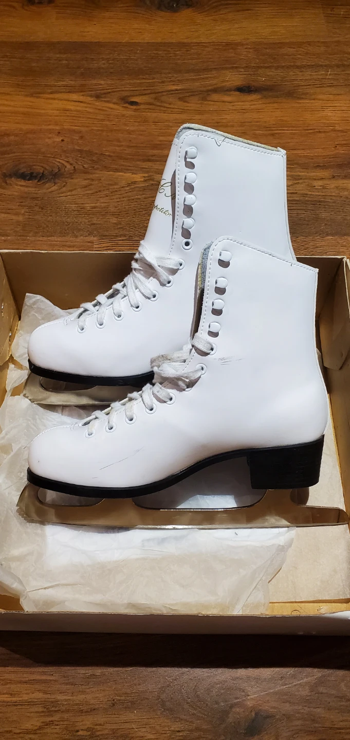 CCM Figure Skates Size 7 - photo 3
