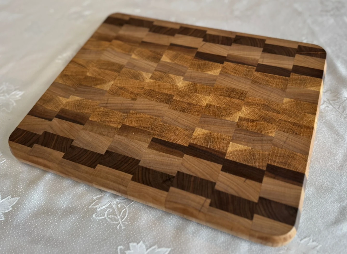 Walnut end grain cutting board - photo 3