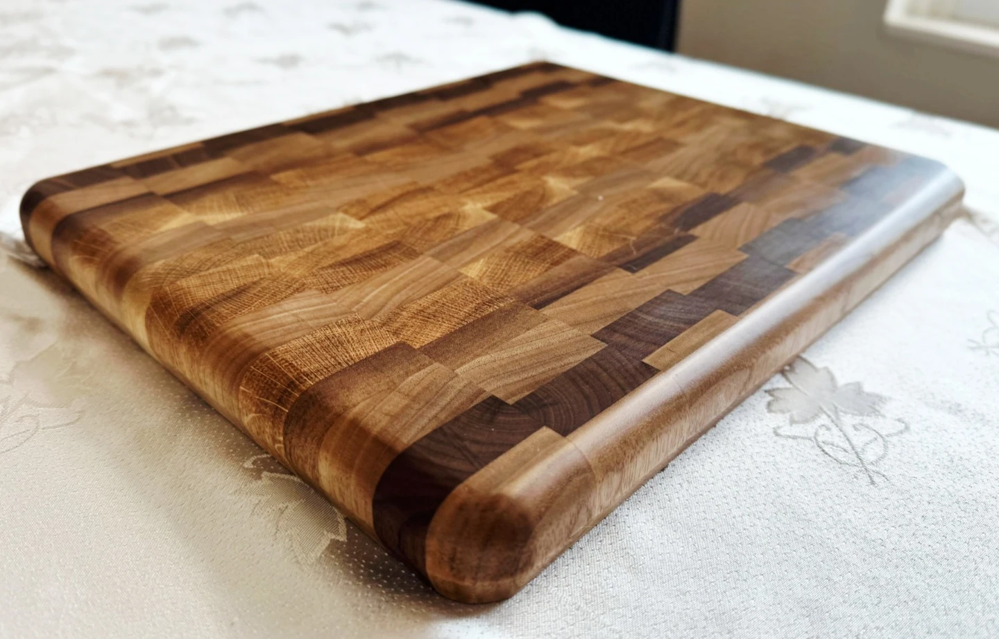 Walnut end grain cutting board - photo 4