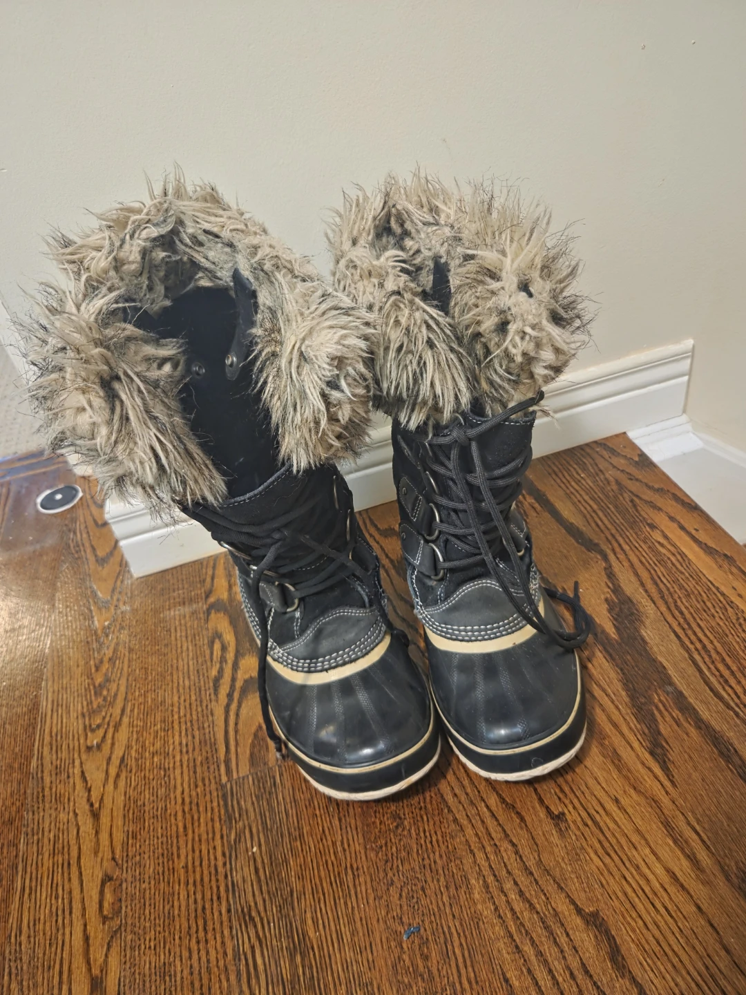 Sorel Black Winter Boots with Fur Trim