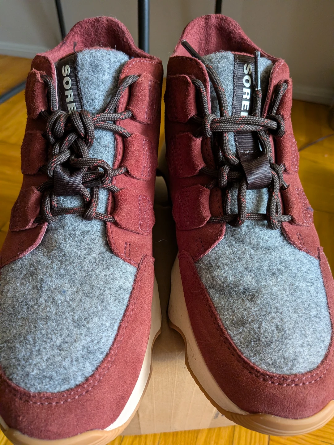 Sorel Women's Caribou Boots - Burgundy/Grey