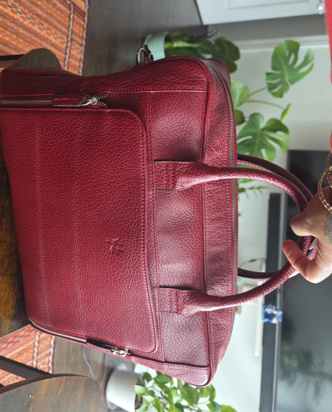 MOVING SALE- Novin Leather Laptop Briefcase - photo 5