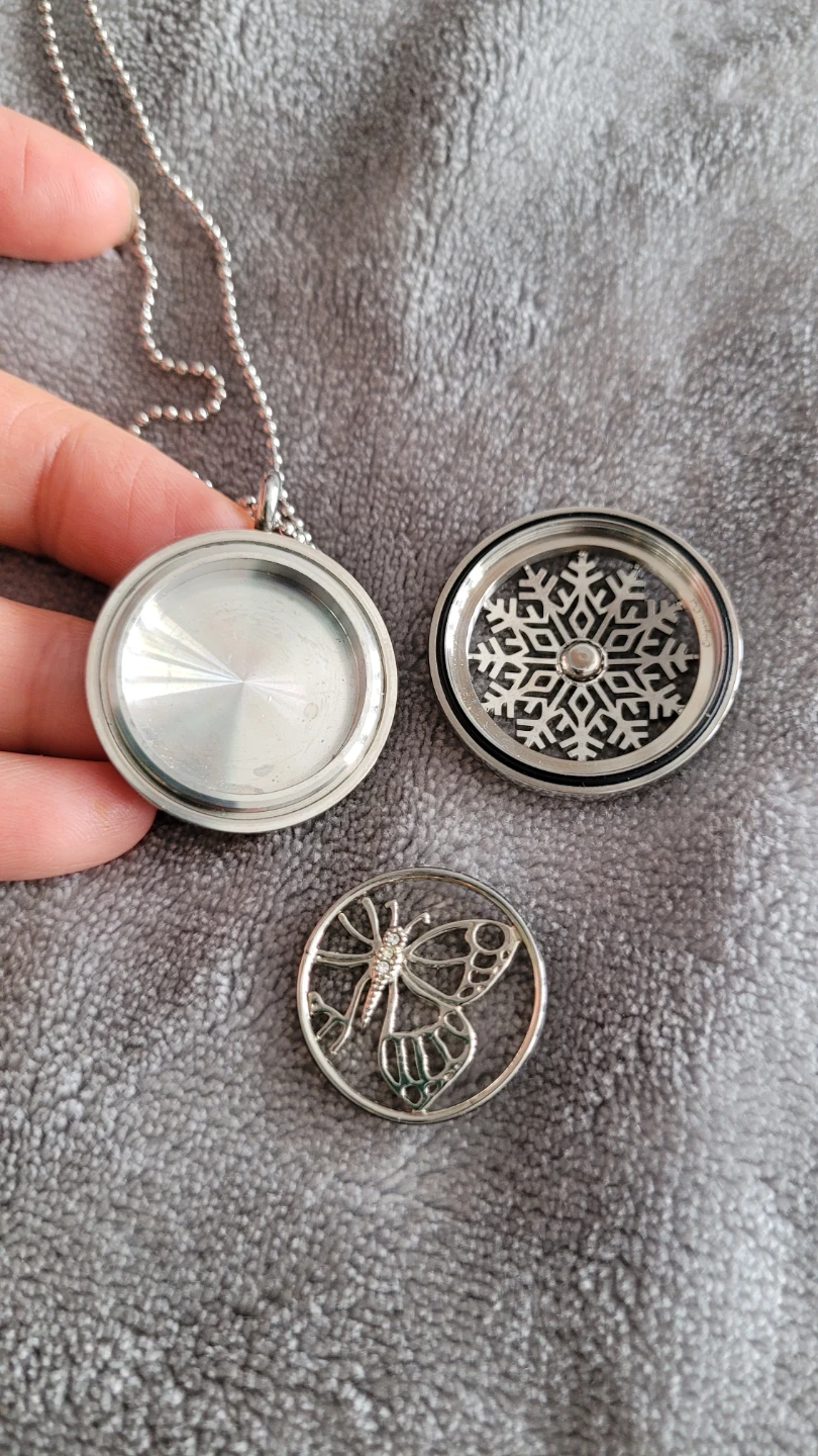 Origami Owl Silver Snowflake Locket Necklace - photo 5