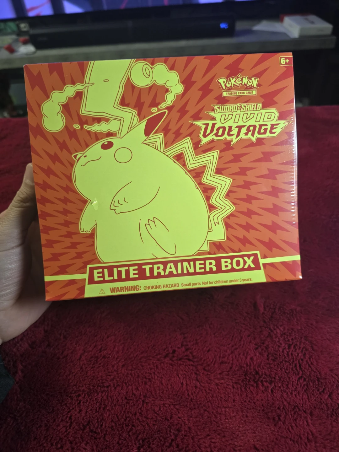 Pokemon Sword & Shield Vivid Voltage Elite Trainer Box