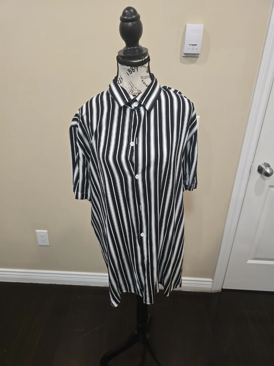 Men's Striped Short Sleeve Button-Up Shirt