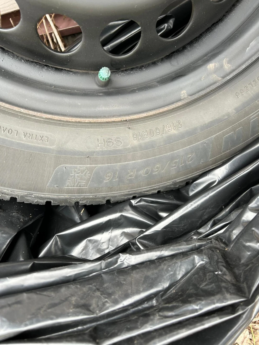 Michelin X-Ice Snow Tire 215/60R16 - photo 3