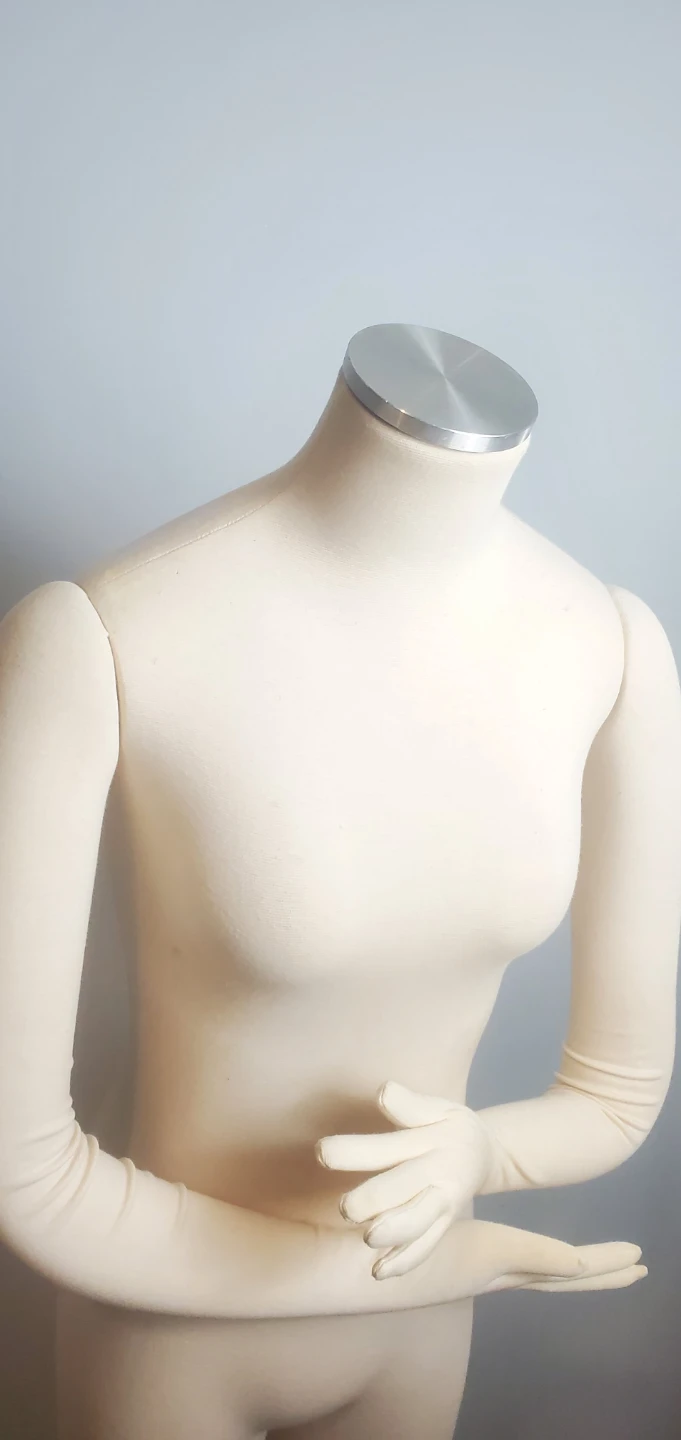 Flexible Female Mannequin - photo 4