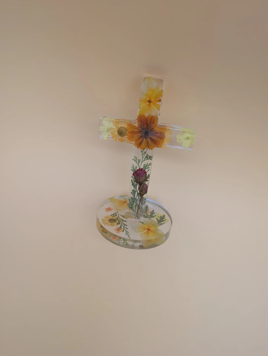 Resin Cross with Dried Flowers Display - photo 3