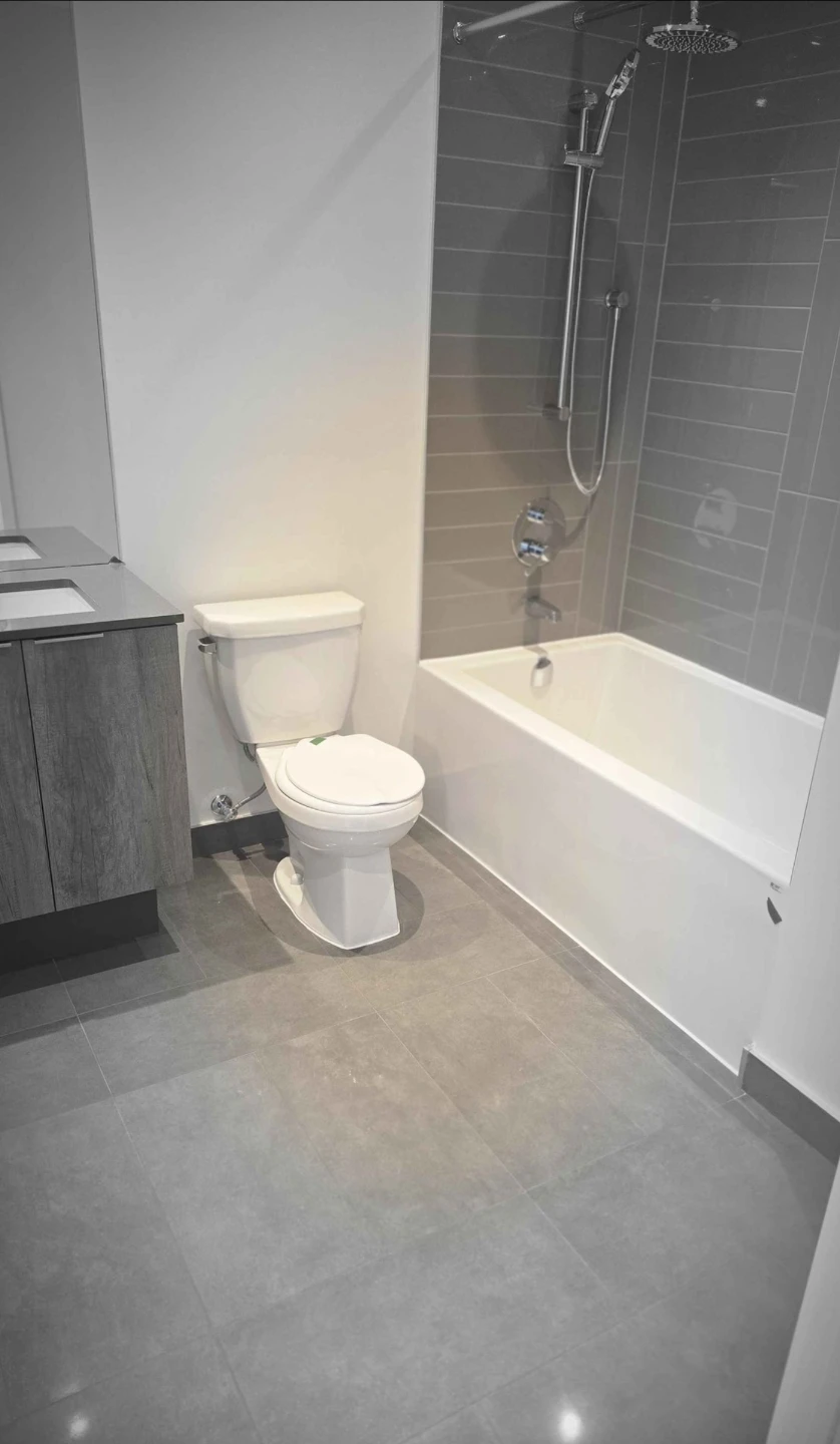 BRAND NEW NEVER LIVED IN HIGH FLOOR CONDO IN M3 - photo 3