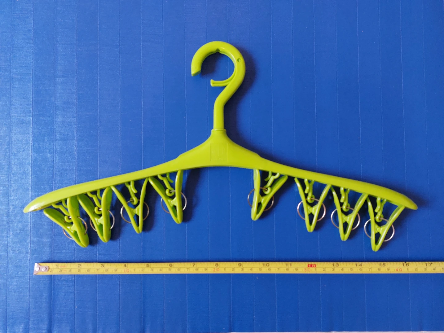 Green Clothes Hanger with 8 Clips