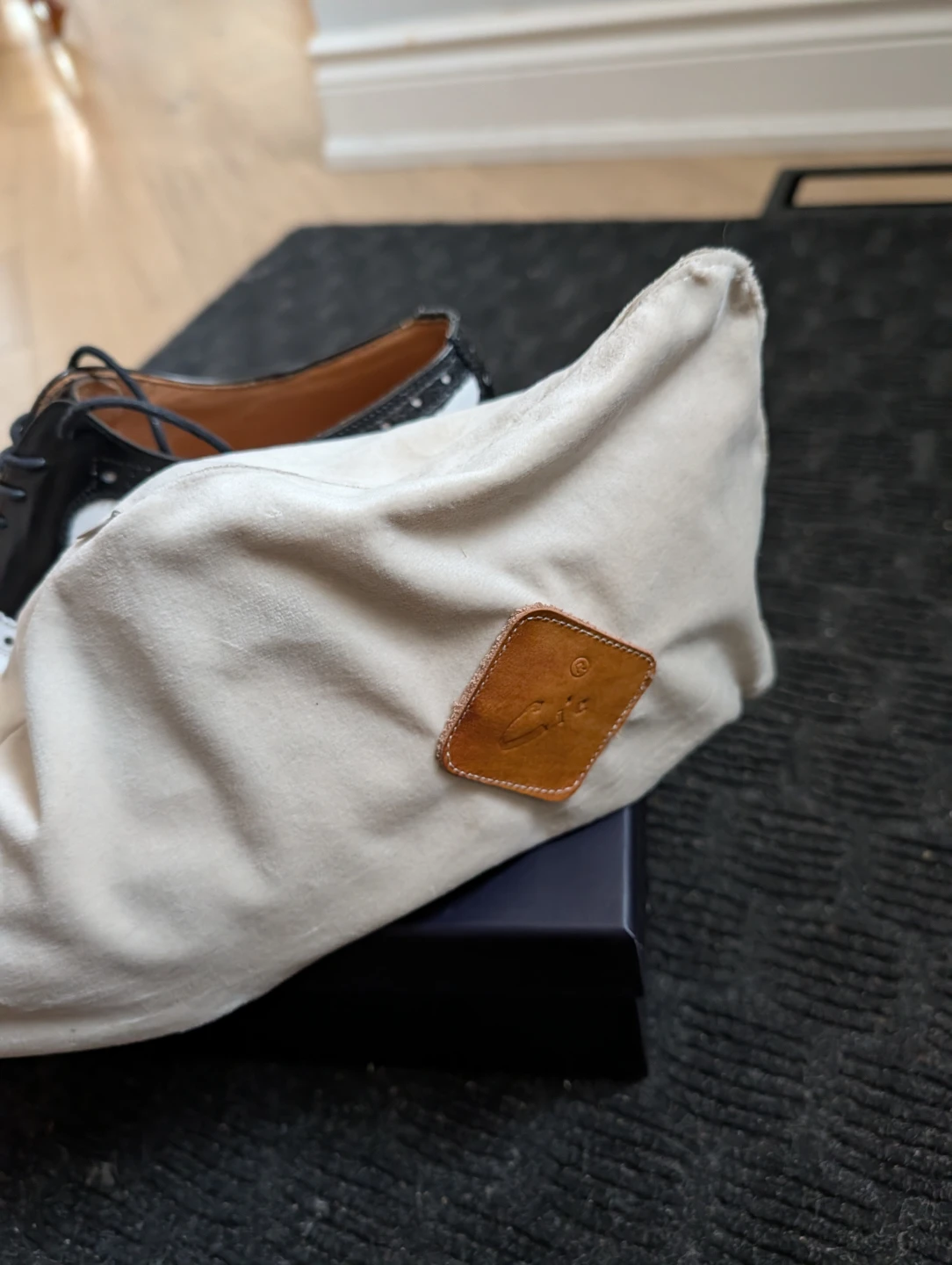 Men's Wingtip Oxford Shoes - Black and White - photo 3