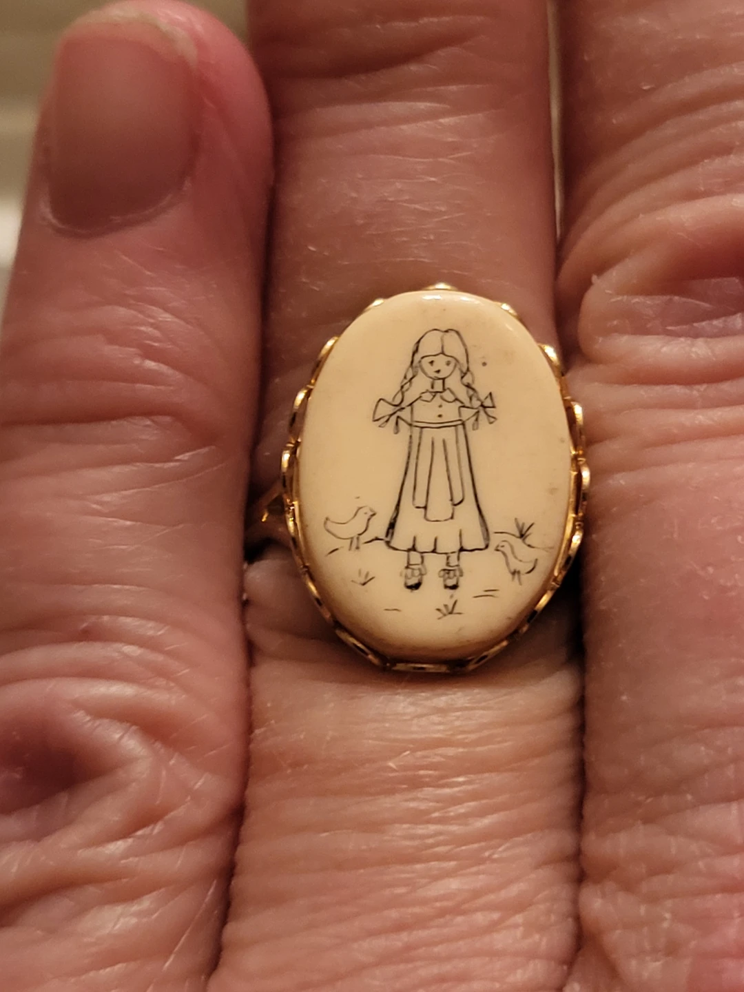 Vintage Look Ring with Girl and Birds Design
