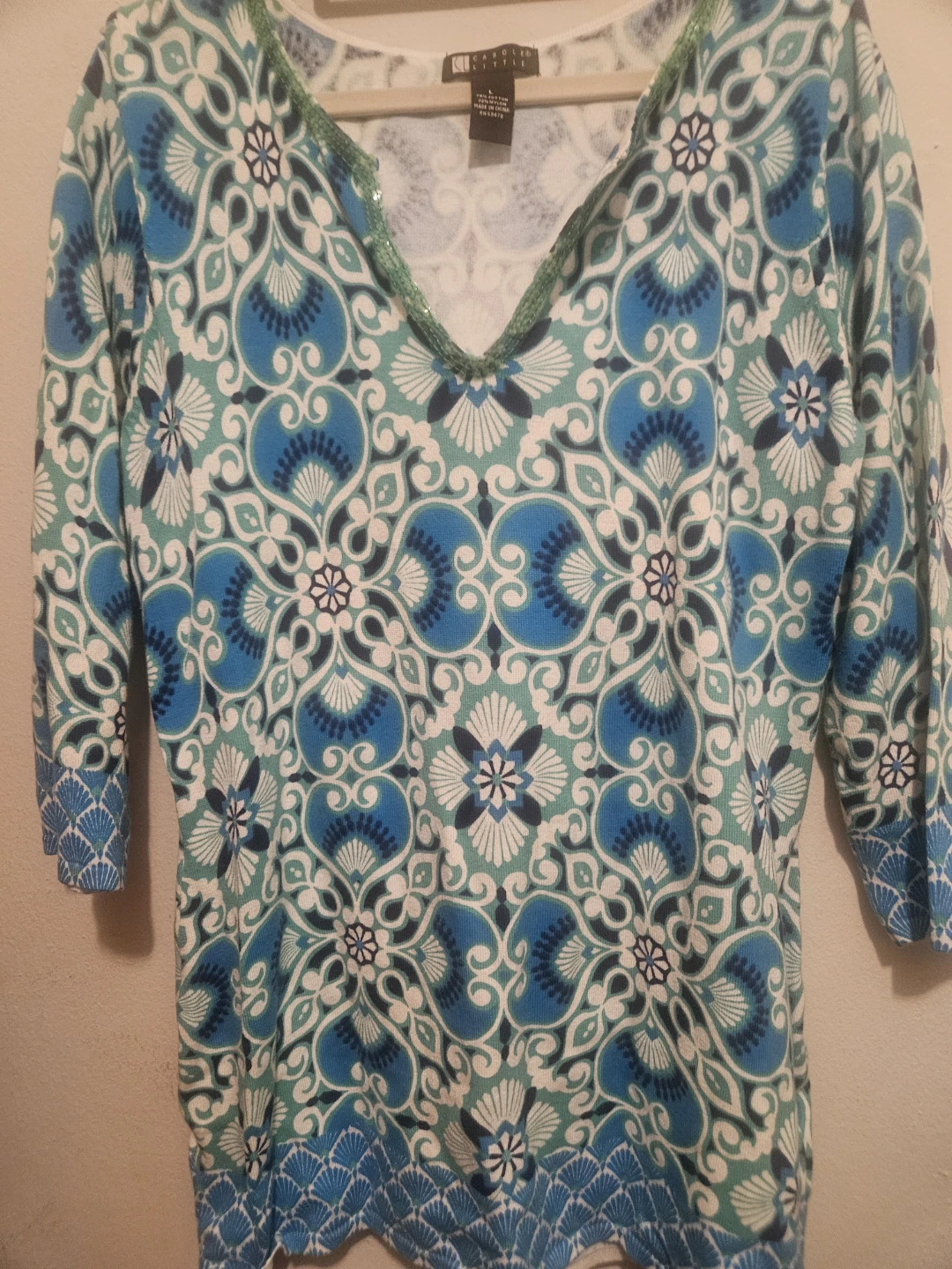 Carole Little Women's Blue Patterned V-Neck Sweater Size L
