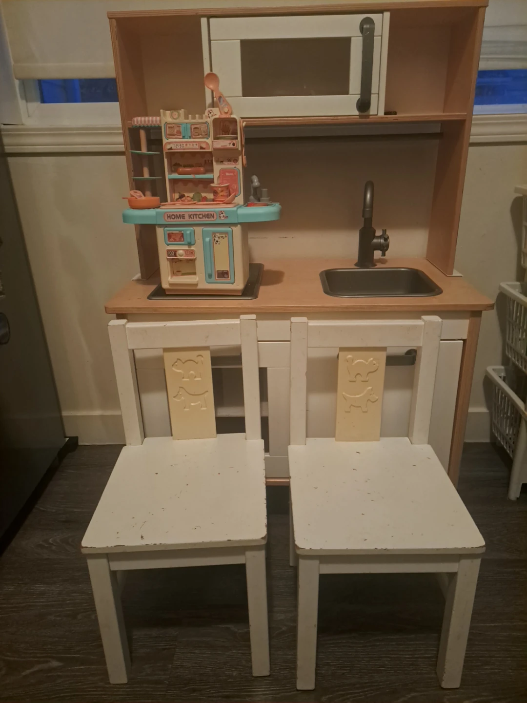 Kids Play Kitchen with Chairs - photo 3