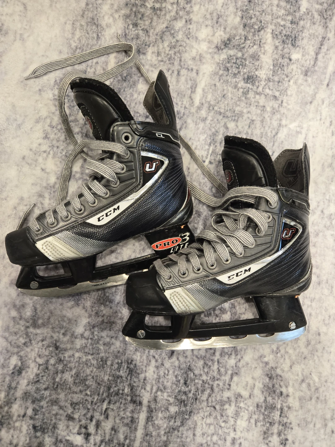 CCM Pro 3 Lite Youth Hockey Skates Size 4