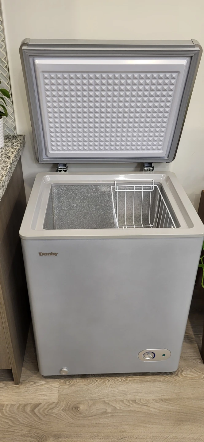 Danby Compact Chest Freezer (3.8 cu.ft / 108L) - photo 5