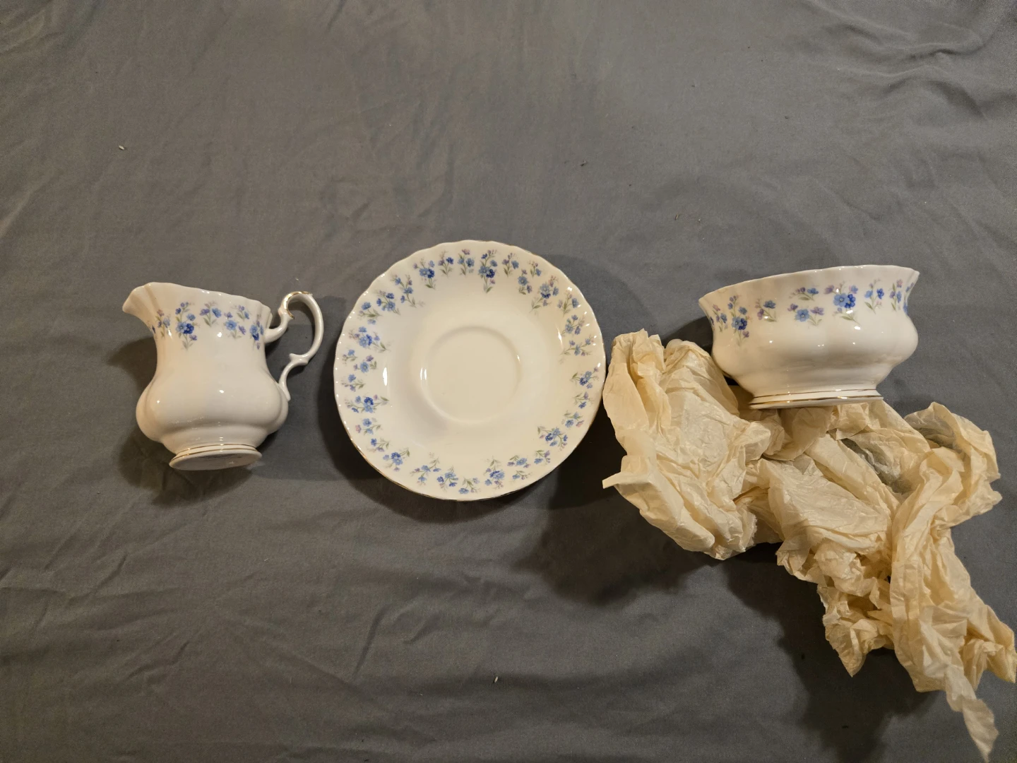 Cream and sugar set