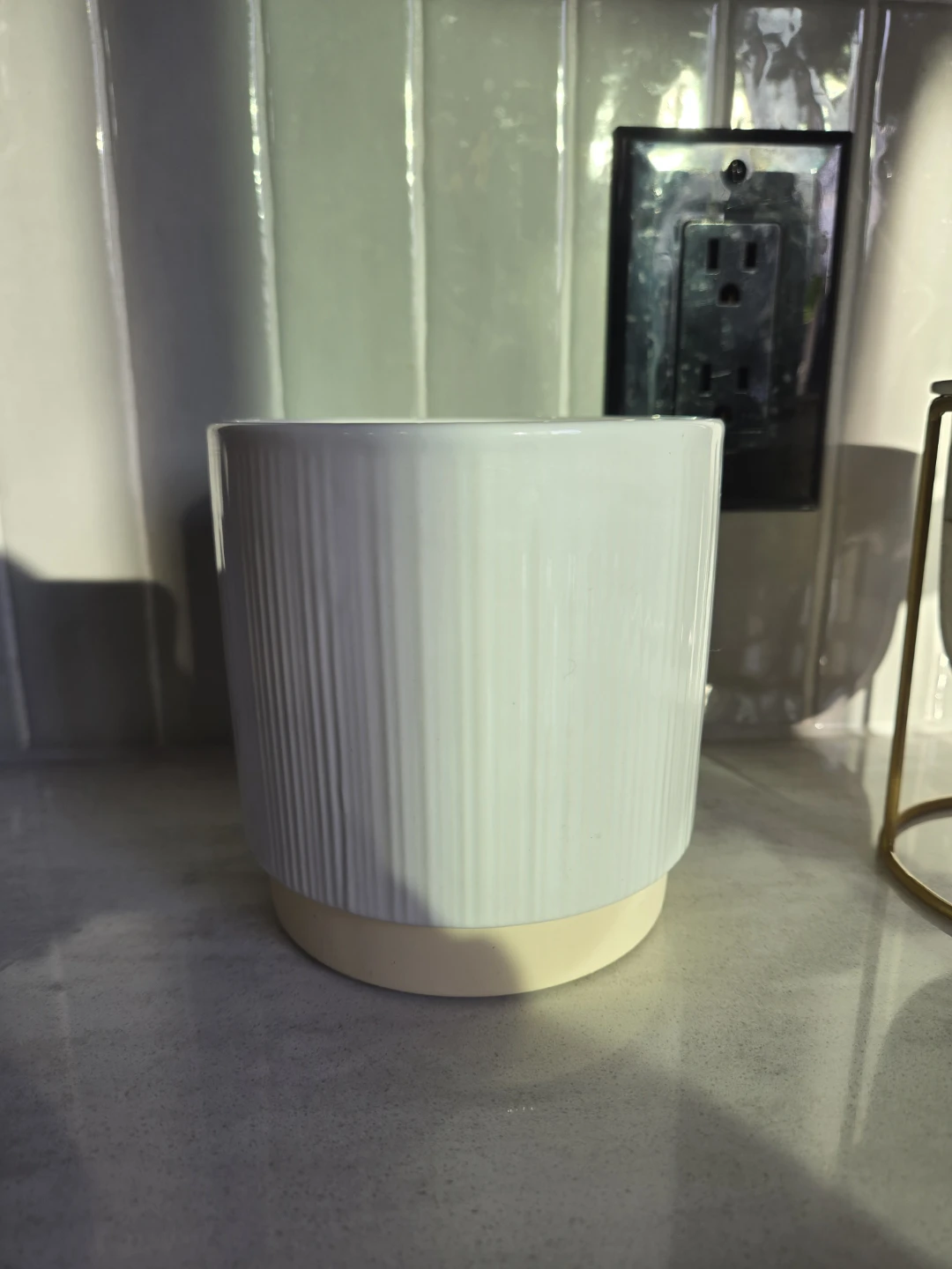 2 cute plant pots - white and gold 🥕 - photo 3