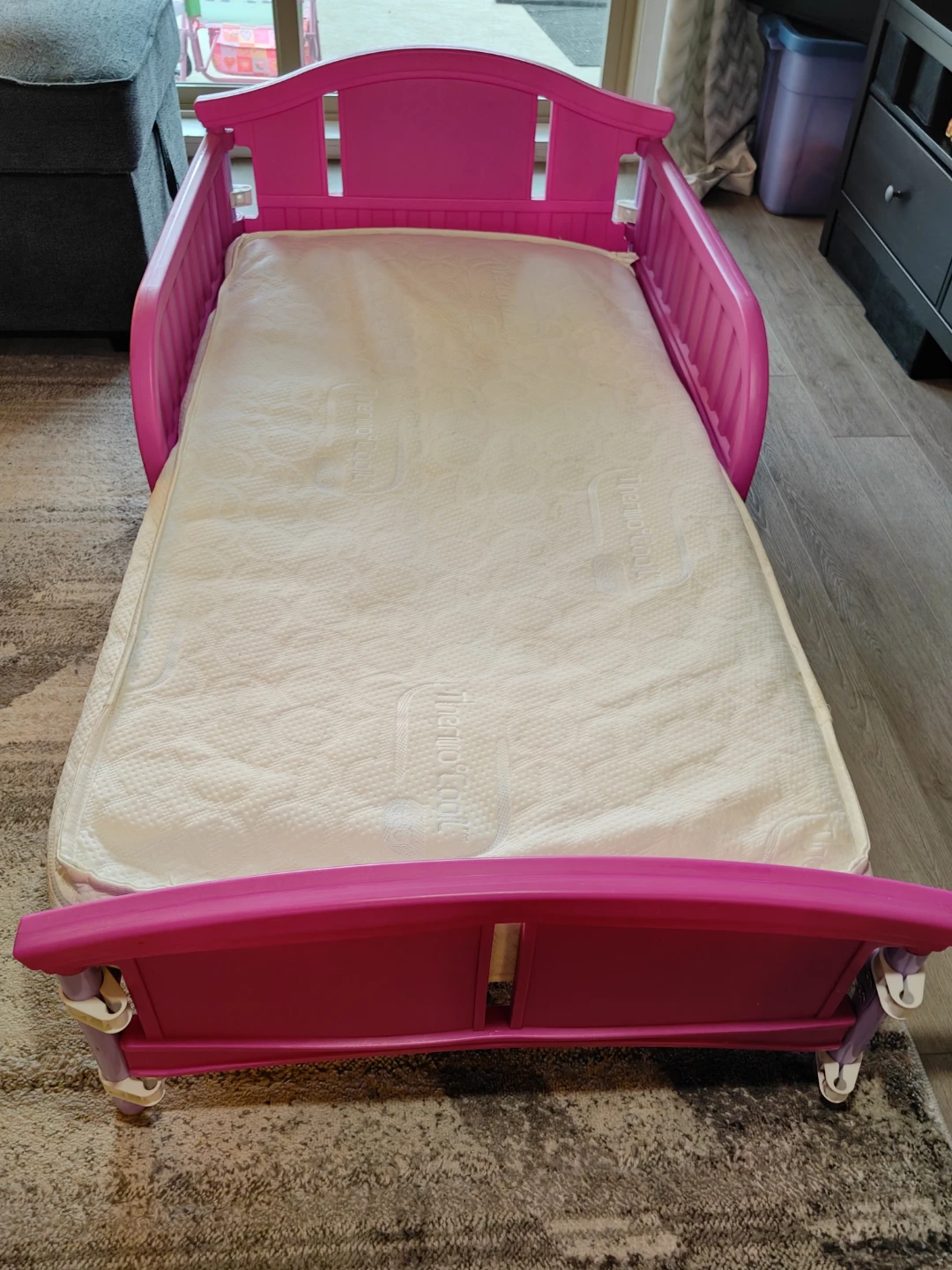 Delta Children Toddler Bed - Pink
