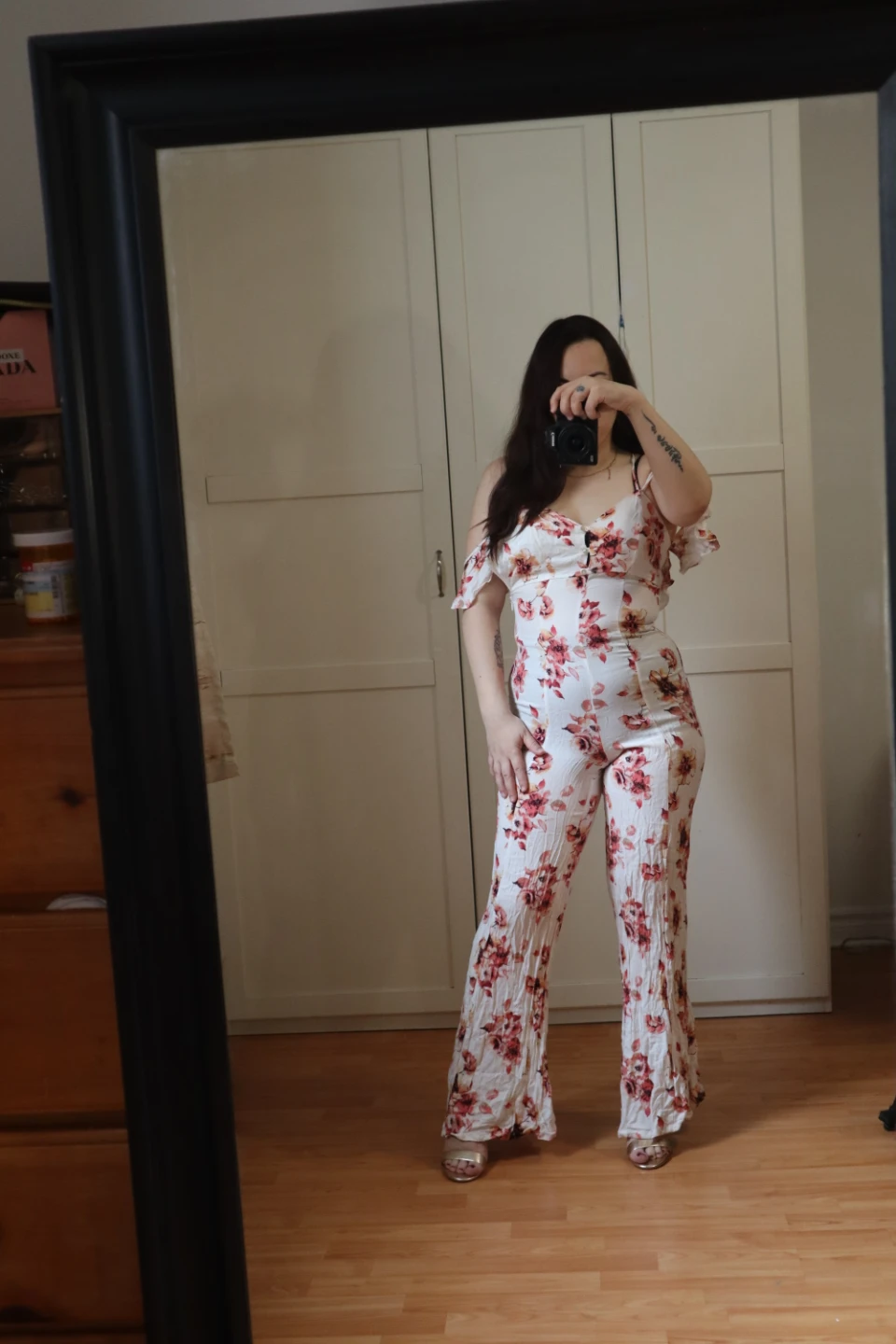White floral print jumpsuit with ruffled sleeves