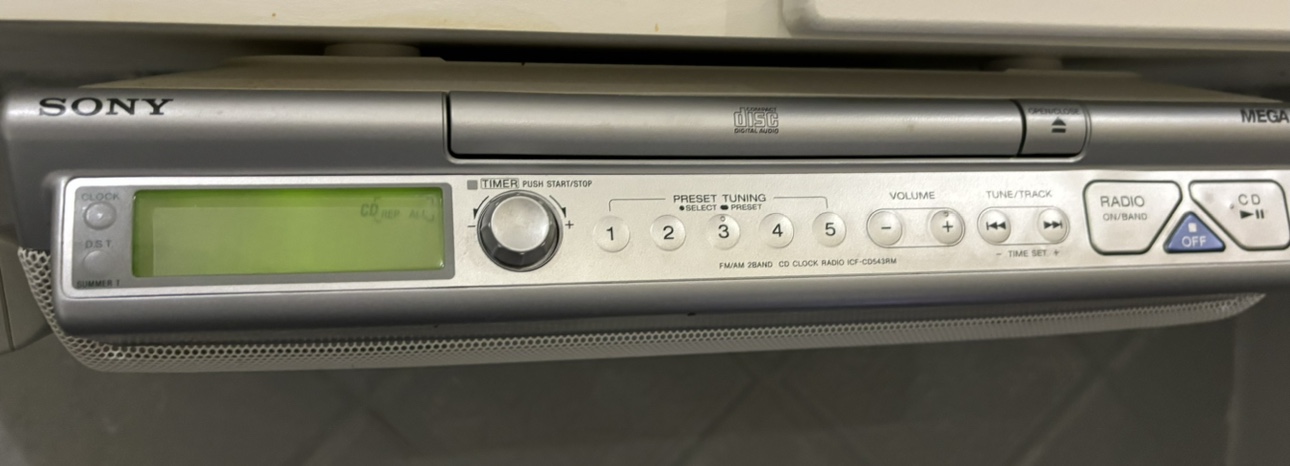 Sony under counter radio and cd player - photo 2