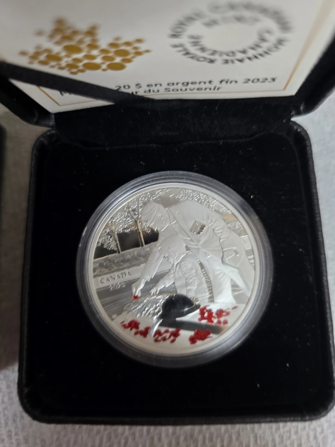 Royal Canadian Mint 20 Dollar Silver Coin - photo 2