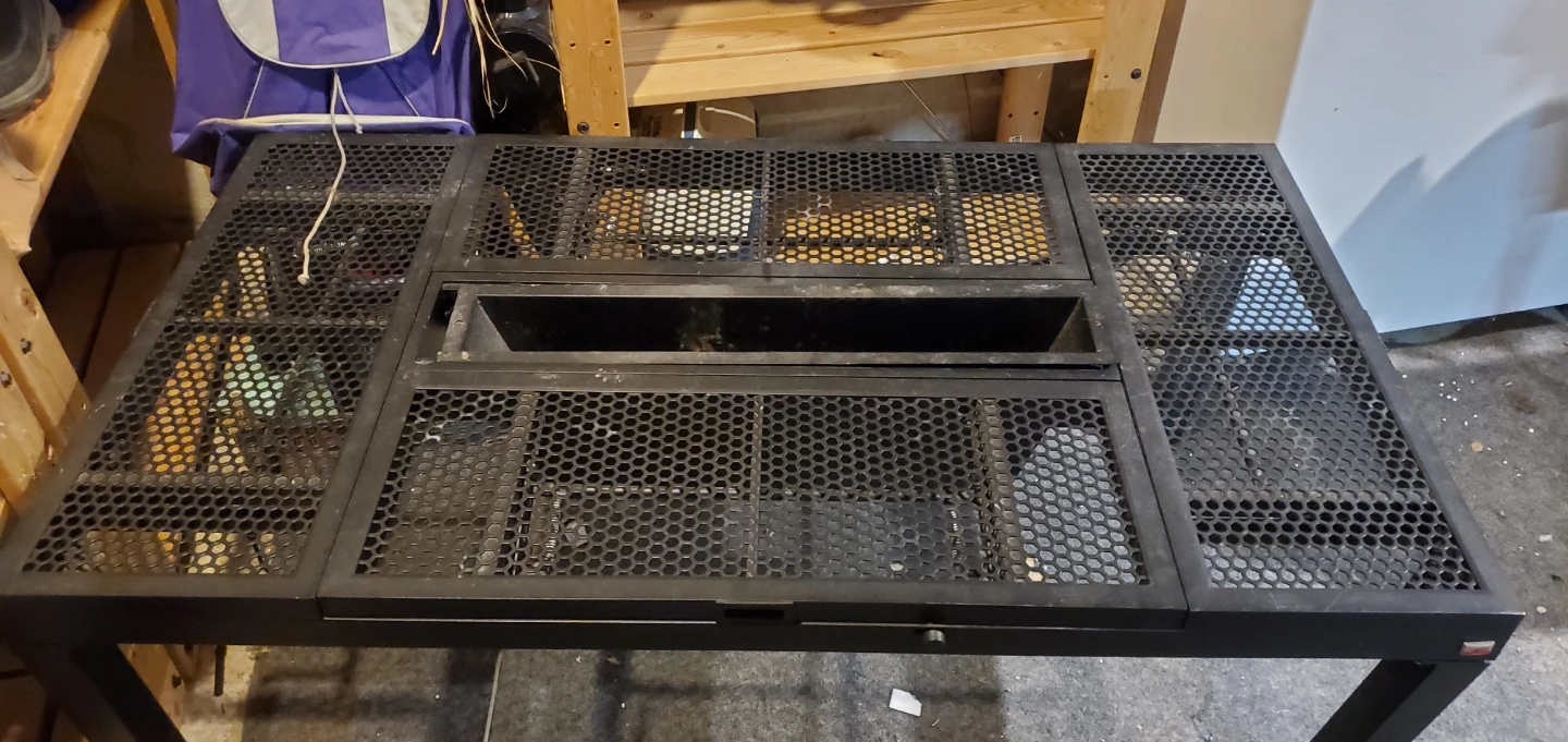 Metal Mesh Table with sides that lift