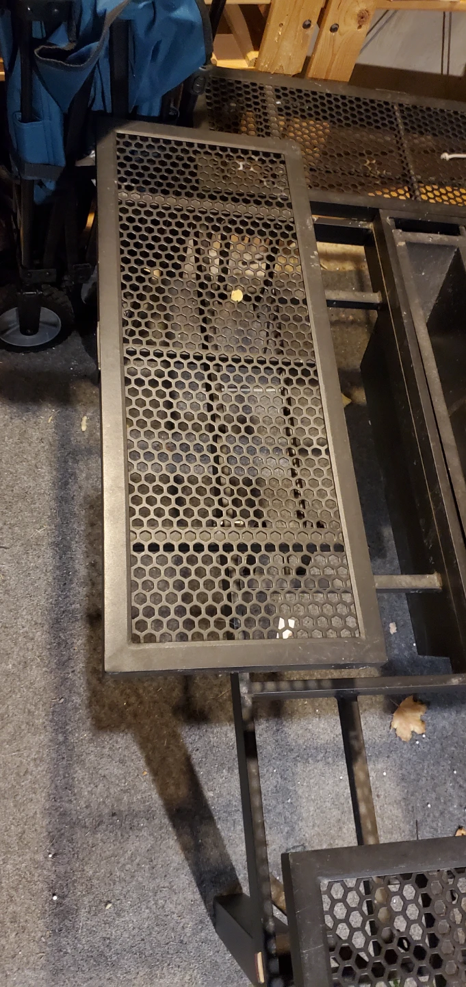 Metal Mesh Table with sides that lift - photo 4