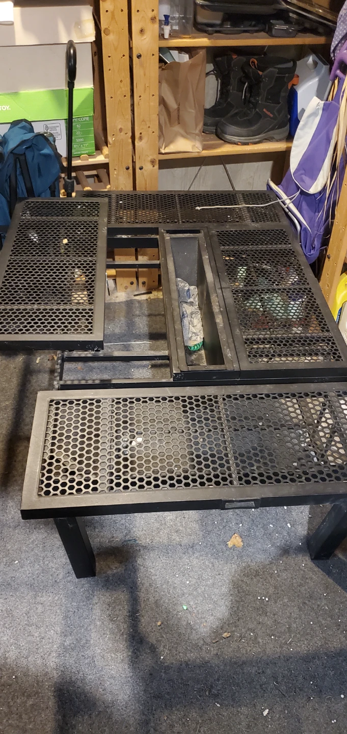 Metal Mesh Table with sides that lift - photo 5