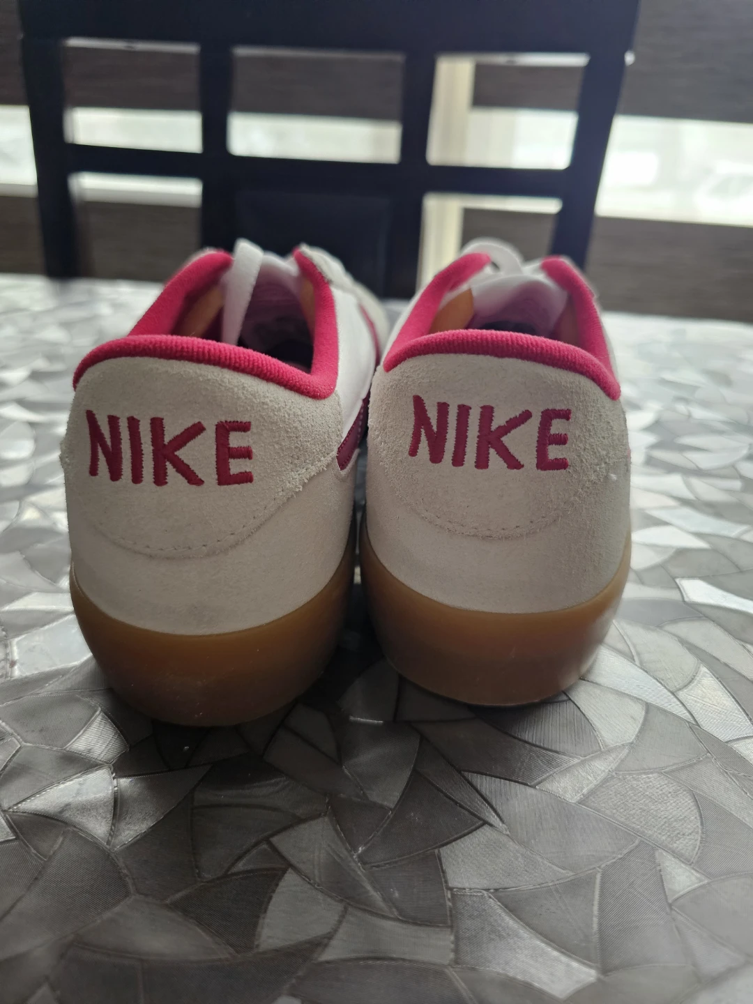 Nike White & Red Suede Skate Shoes size 10.5 - photo 2