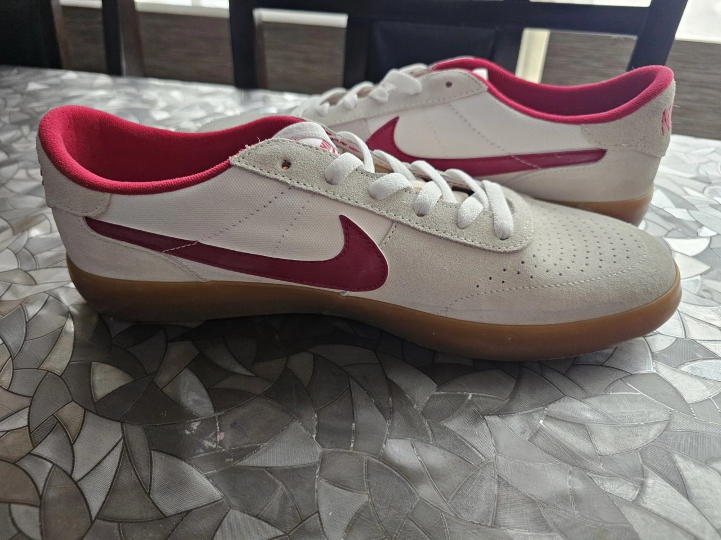Nike White & Red Suede Skate Shoes size 10.5 - photo 4
