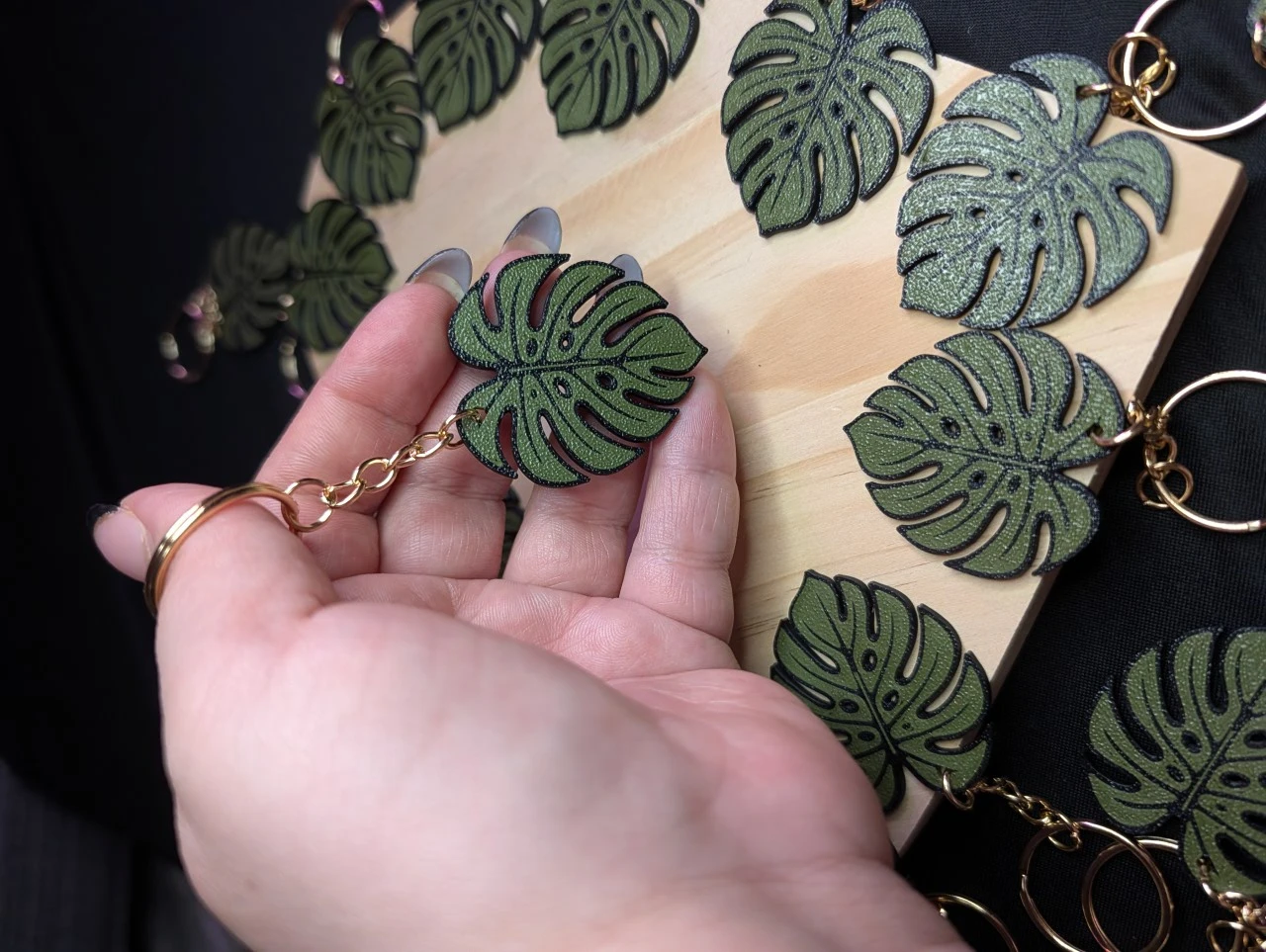 🌿 Free Monstera Keychain (Etobicoke) 💚 - photo 5
