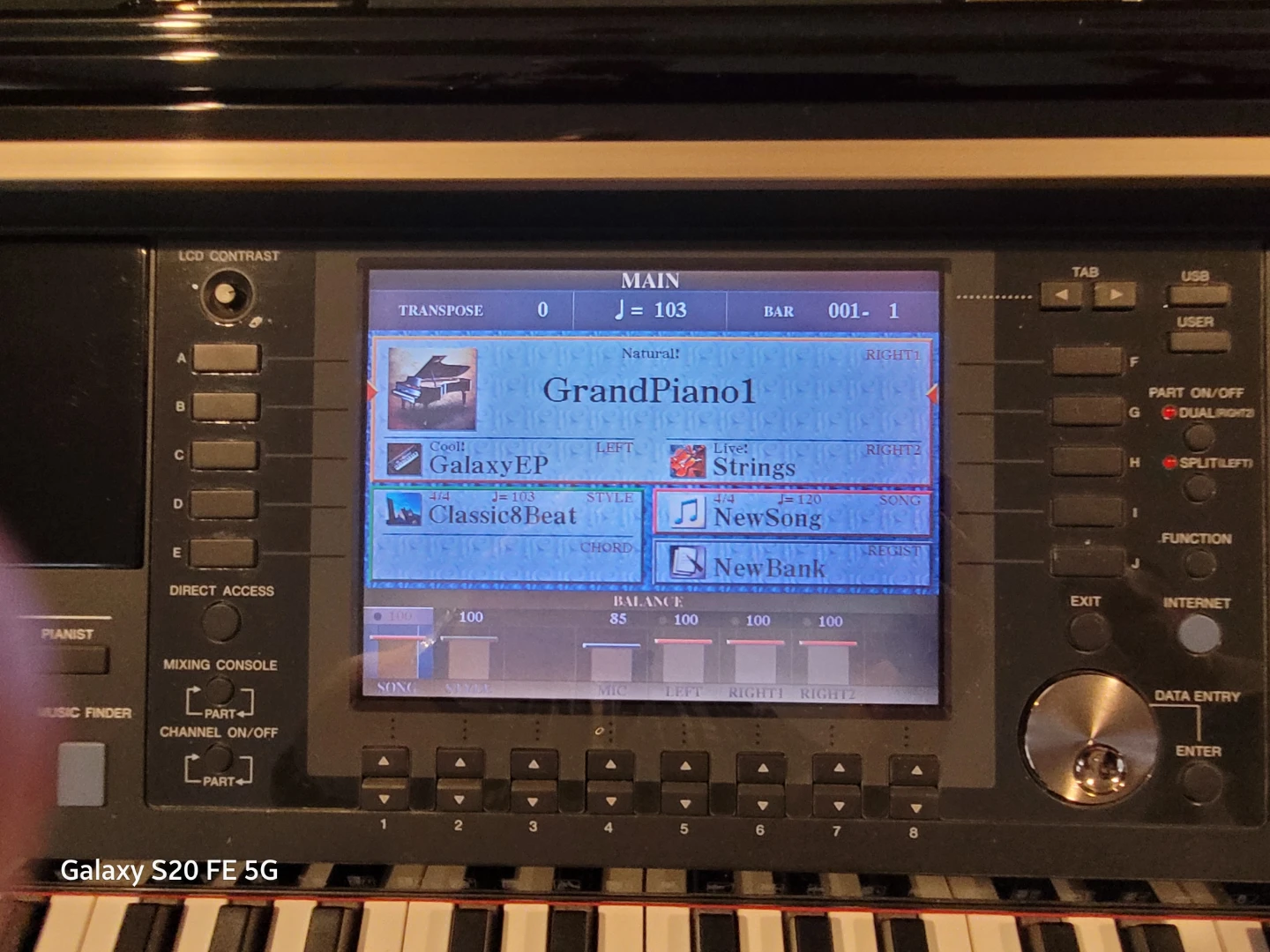 Yamaha Clavinova CVP-409 Digital Piano - photo 3