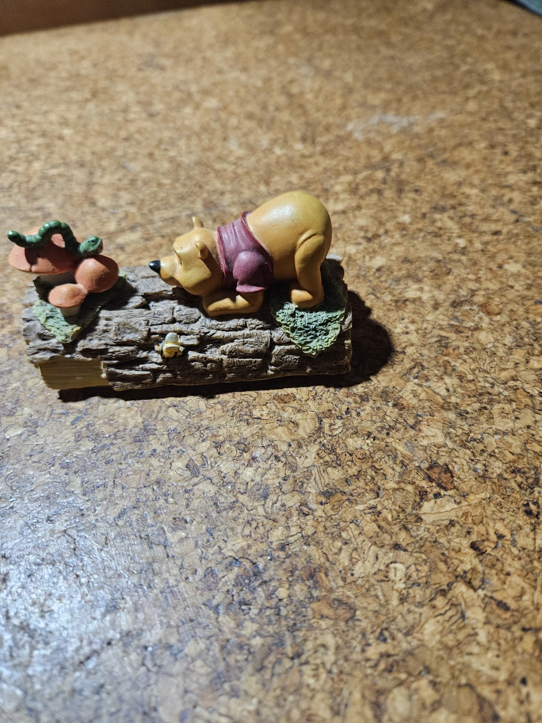Winnie the Pooh Log Figurine - photo 2