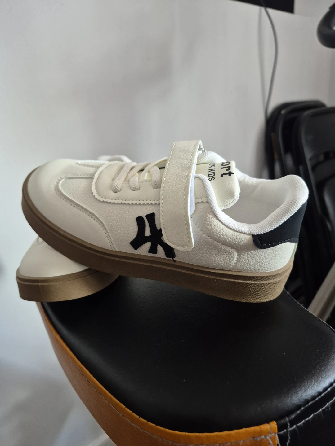 White Kids Sneakers Size 36 - photo 5