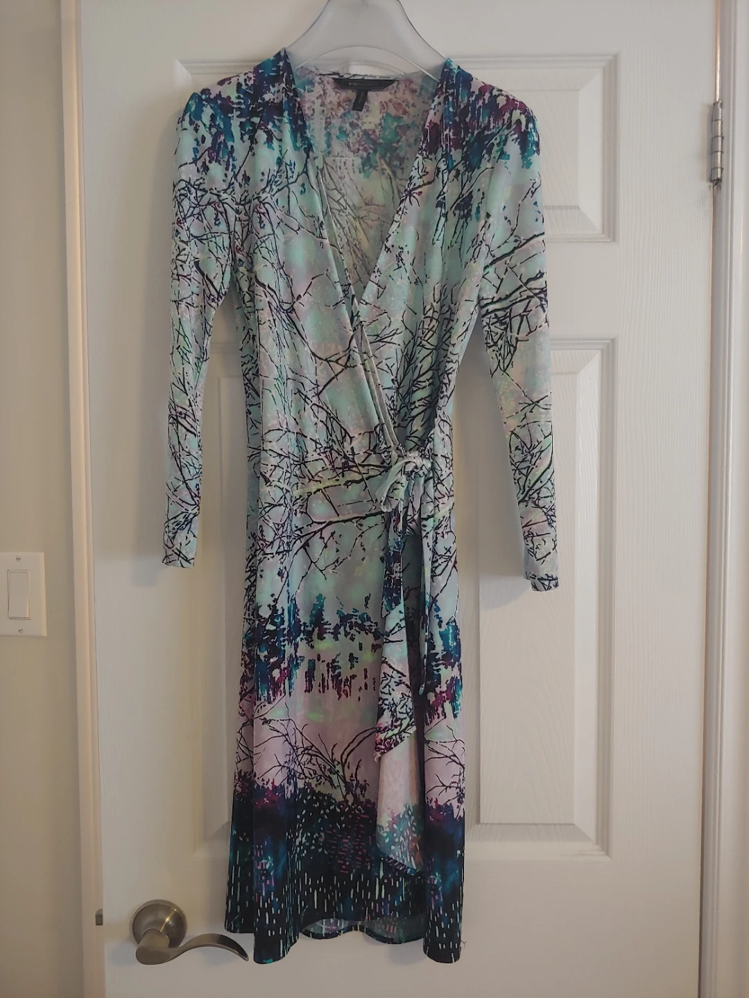 Like new BCBGMAXAZRIA Wrap Dress Size XS 🥕