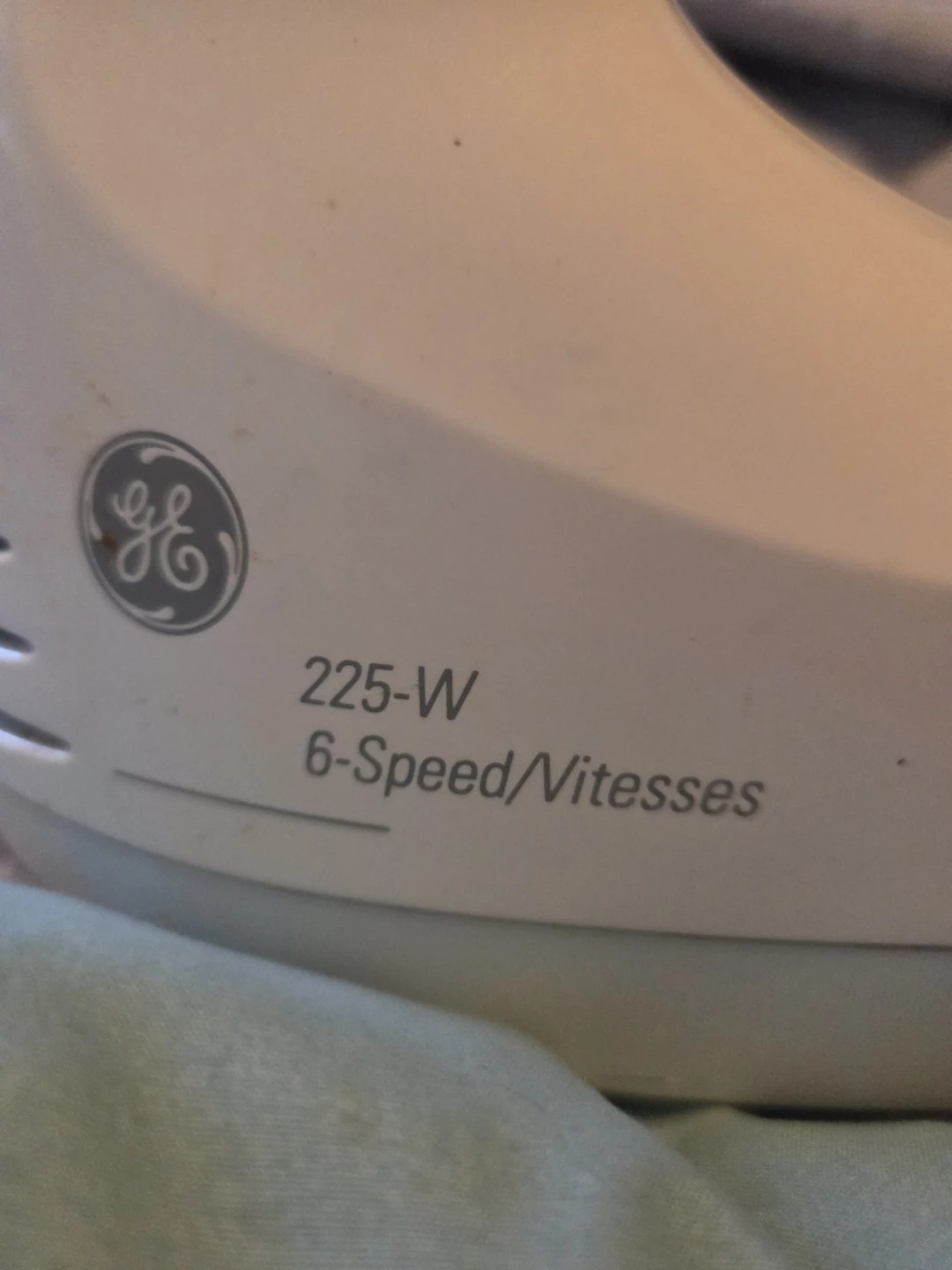 GE 225-W 6-Speed Hand Mixer - photo 2