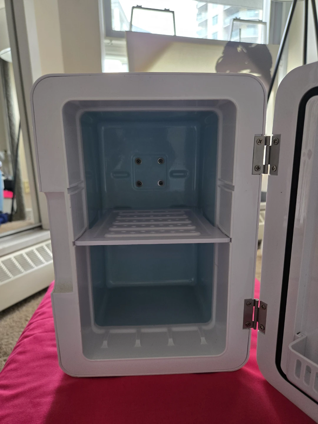 AstroAI Mini Fridge - photo 2