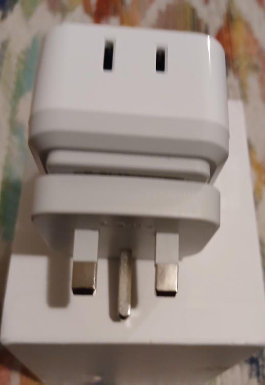 Ceptics Universal Travel Adapter with 2 USB Ports - photo 4